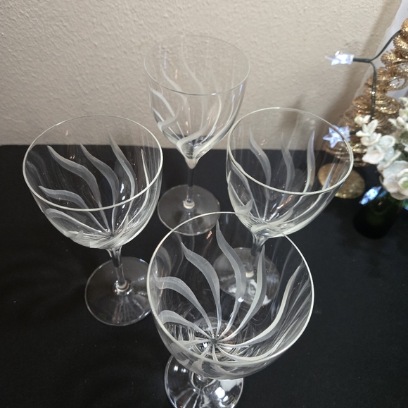 Vintage Galway Fire Pattern Set Of Four 7 3/8\